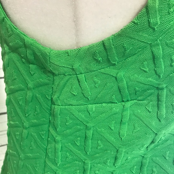 Crown and Ivy Green Embossed Fabric Sleeveless Dress - XS - Picture 5 of 8